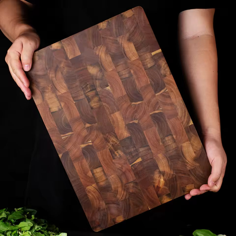 Skärbräda i ändträ – Premium valnötsträ, 36 x 24 x 2,5 cm