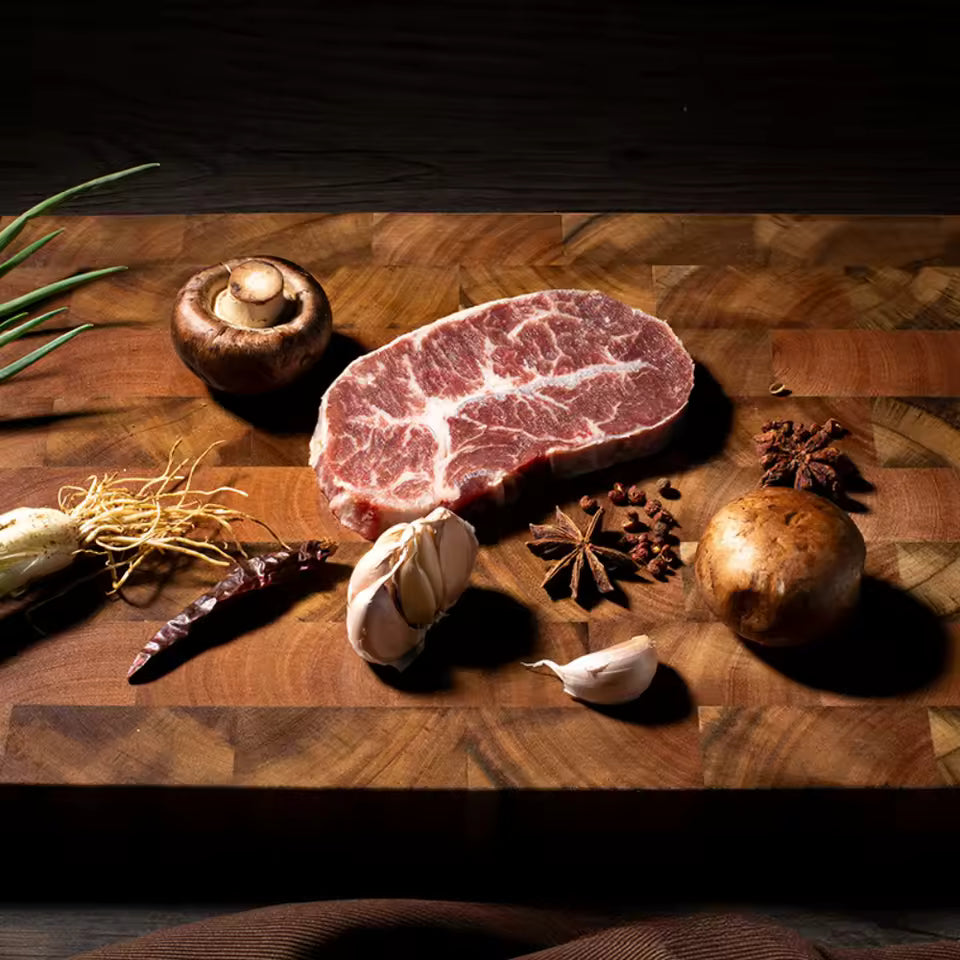 Skärbräda i ändträ – Premium valnötsträ, 36 x 24 x 2,5 cm